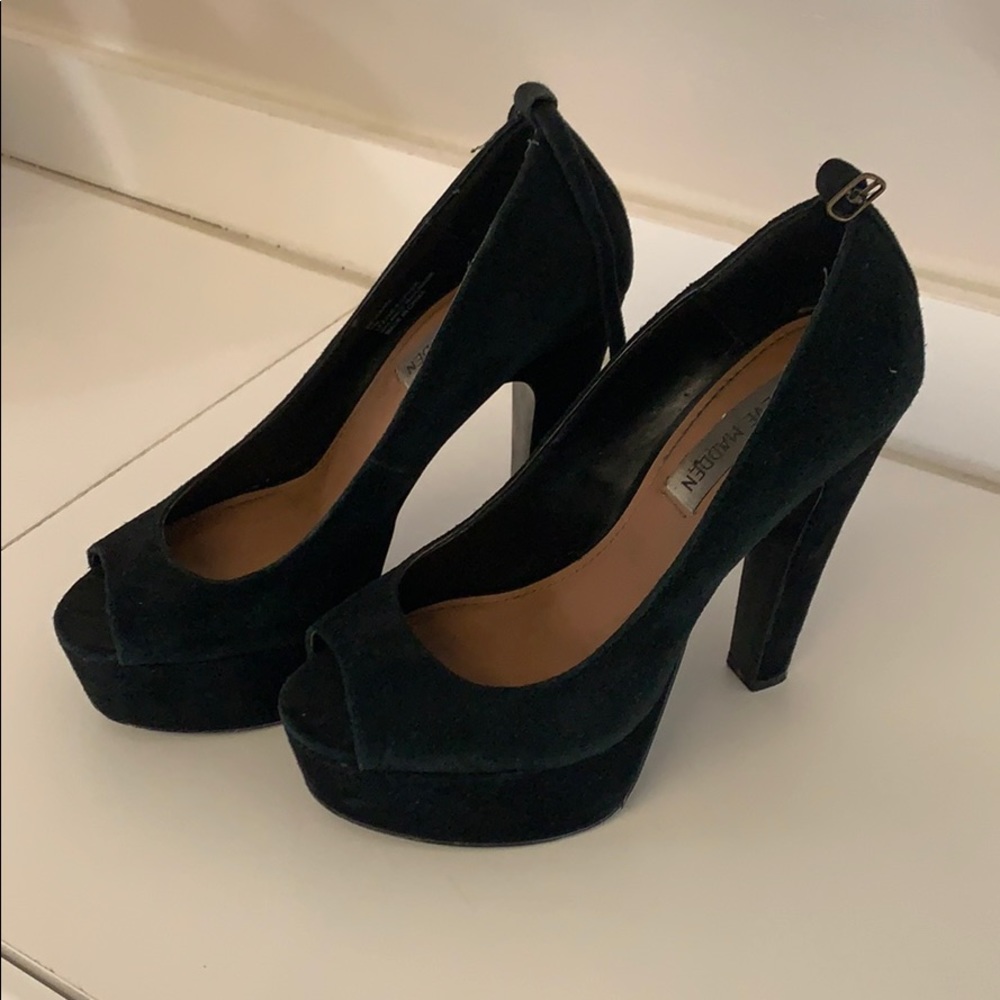 Steve Madden Black Pumps